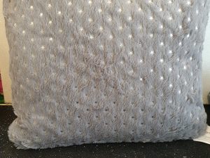 Cuscino morbidissimo grigio glitterato